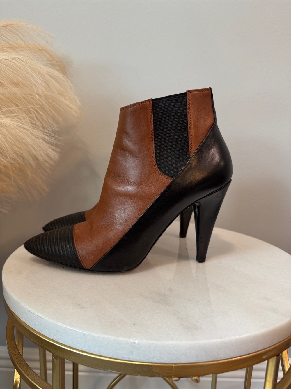 Balenciaga Brown and Black Pointed Leather Ankle Booties Size 38.5 - Picture 4 of 13
